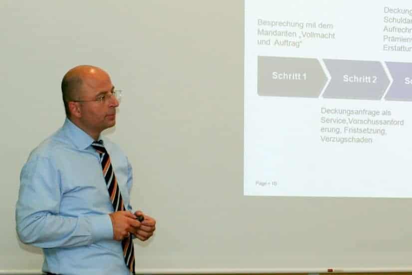 Gregor Samimi als Dozent in der Anwaltsfortbildung